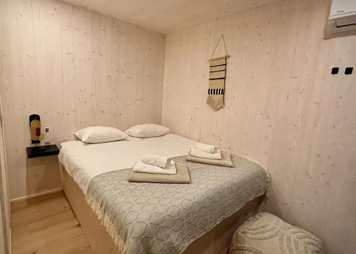 Vikendica Stylish House In