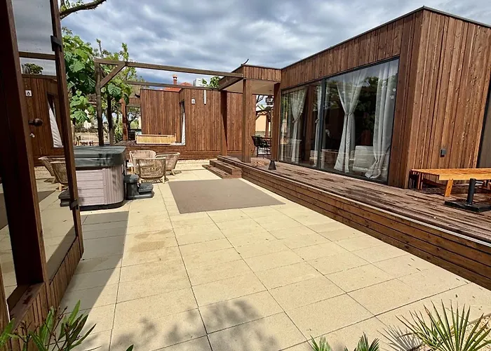 Stylish House In Privlaka (Zadar)